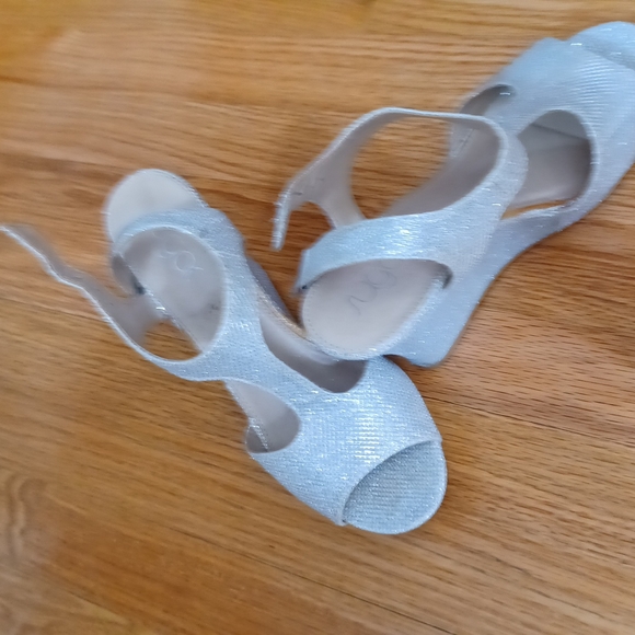 SUGAR Crystal T Cross Silver Platform Sandals - Picture 2 of 4